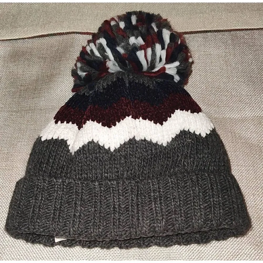 THE CHILDREN'S PLACE TOBOGGAN XS 6-12 mo. MESS MAKER pompom. New no tags.